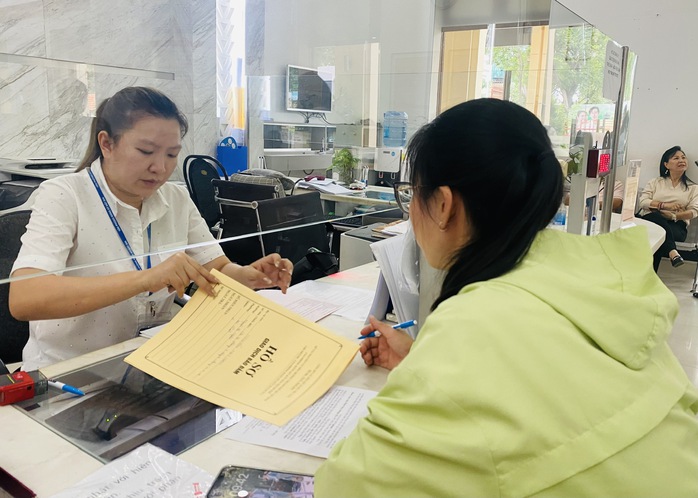 TP HCM lập đường dây nóng 24/7 đảm bảo thủ tục hành chính thông suốt - Ảnh 1.