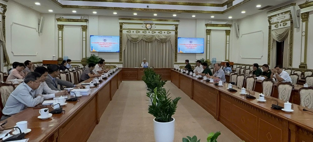 Hội đồng cấp thành phố họp xét chọn Giải thưởng Sáng tạo TPHCM lần 4. Ảnh: THÁI PHƯƠNG Hinh 9.jpg