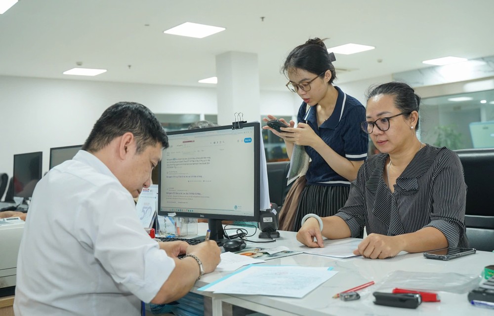 UBND TP.HCM công khai địa chỉ, số điện thoại Bộ phận 1 cửa cấp tỉnh, cấp xã. Ảnh: THUẬN VĂN UBND TP.HCM công khai địa chỉ, số điện thoại Bộ phận 1 cửa cấp tỉnh, cấp xã-cong-khai-dia-chi.jpg