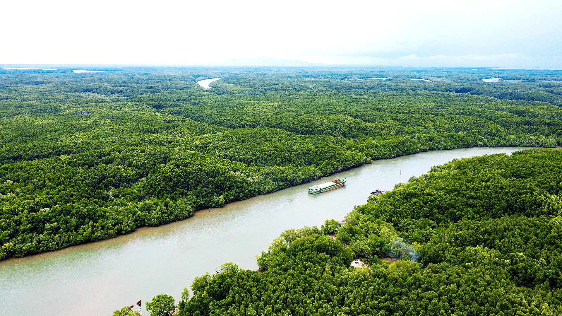 ប្រធានគណៈកម្មាធិការប្រជាជនទីក្រុងហូជីមិញ លោក Nguyen Van Duoc៖ ទីក្រុងហូជីមិញ - ជាទីក្រុងដែលអាចរស់រានមានជីវិត កើនឡើងក្នុងយុគសម័យថ្មី - រូបថត ១២. Chủ tịch UBND TP.HCM Nguyễn Văn Được: TP.HCM - thành phố đáng sống, vươn mình trong kỷ nguyên mới - Ảnh 12.