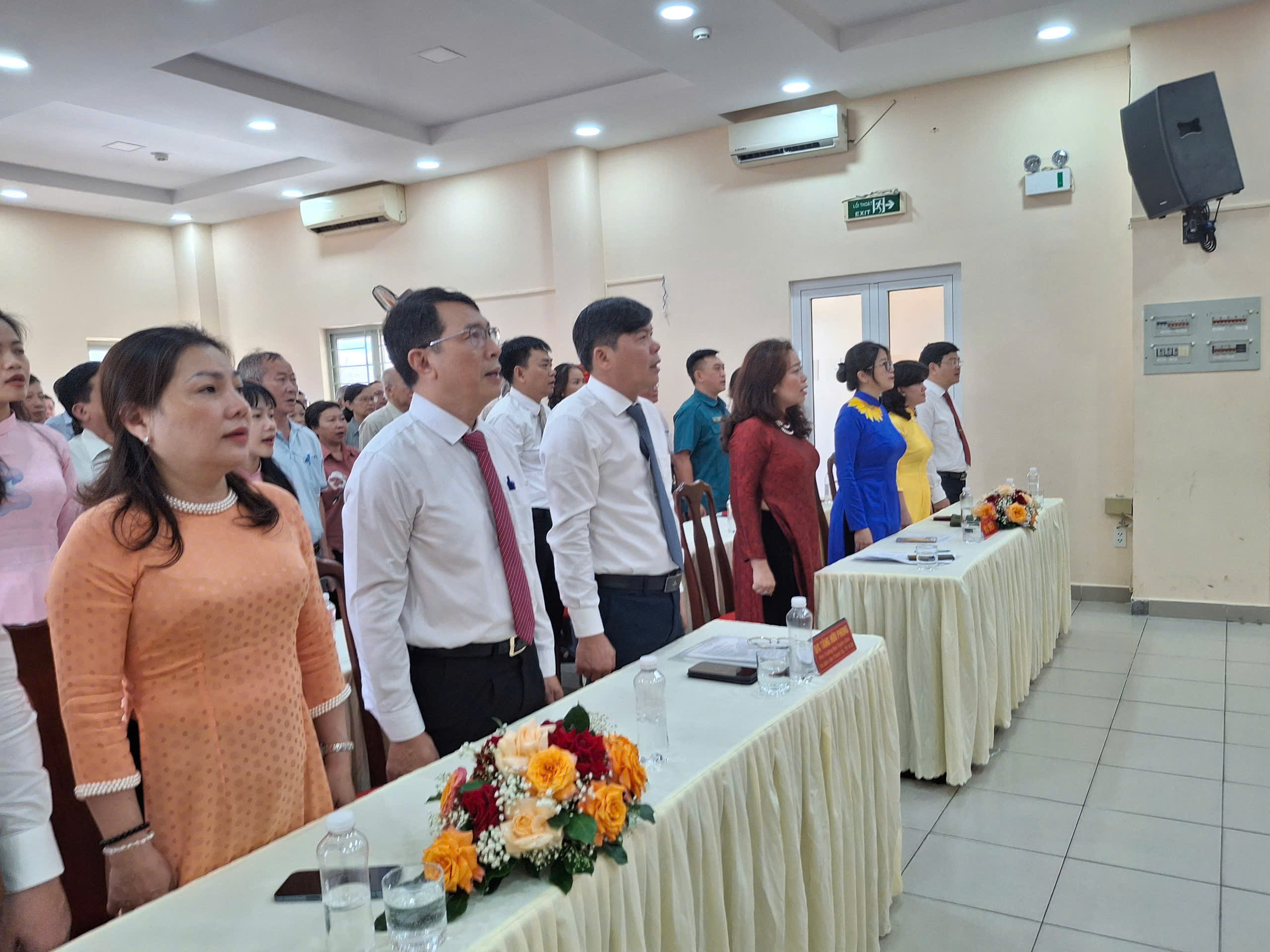 Cảm xúc đặc biệt của người dân TP HCM trong ngày trọng đại- Ảnh 10. Cảm xúc đặc biệt của người dân TP HCM trong ngày trọng đại - Ảnh 11.