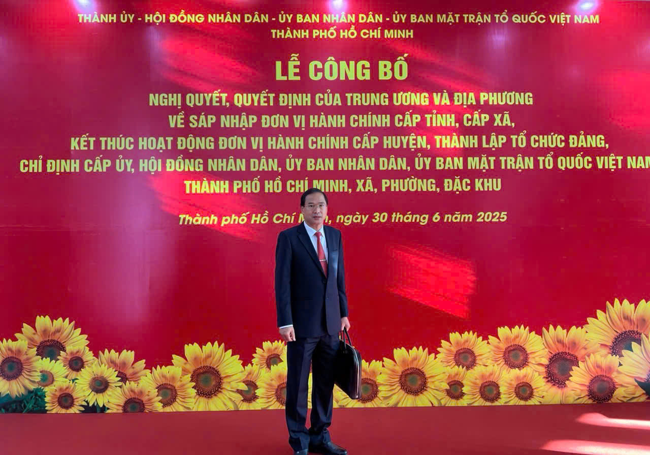 Cảm xúc đặc biệt của người dân TP HCM trong ngày trọng đại- Ảnh 12. Cảm xúc đặc biệt của người dân TP HCM trong ngày trọng đại - Ảnh 13.