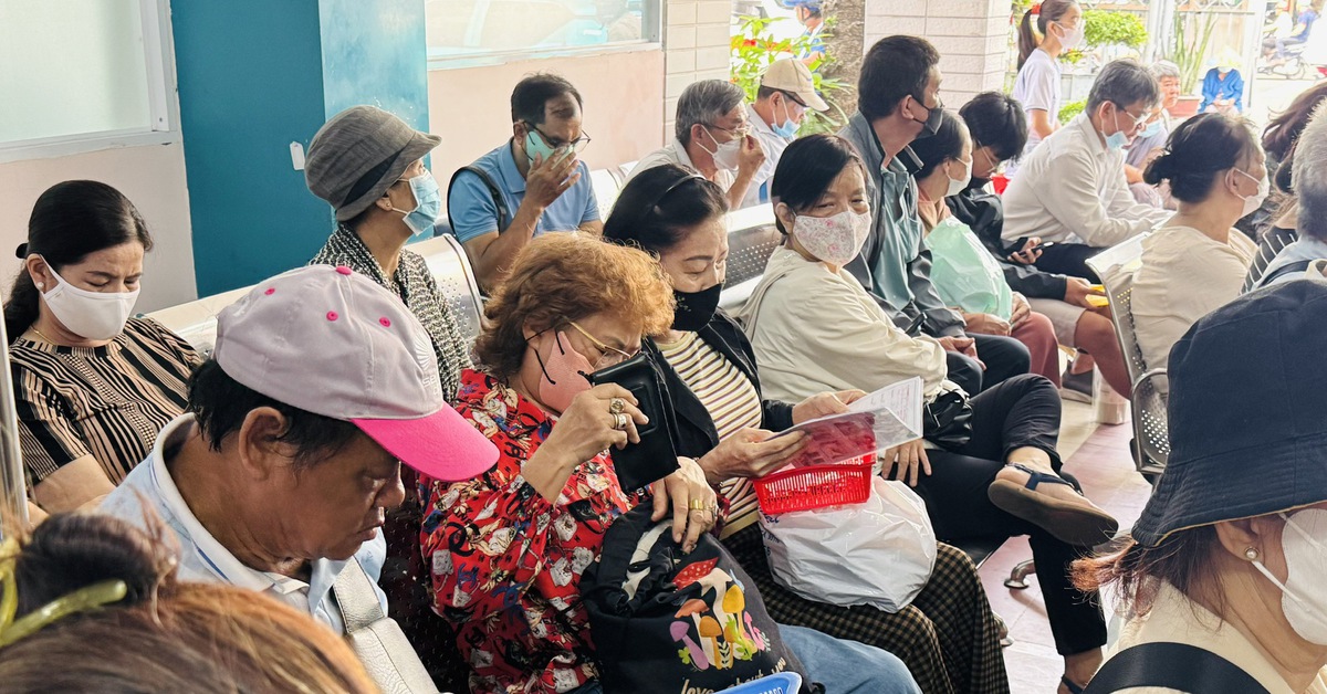 TP.HCM bắt đầu phát thuốc bảo hiểm y tế bệnh mạn tính theo đơn hơn 30 ngày