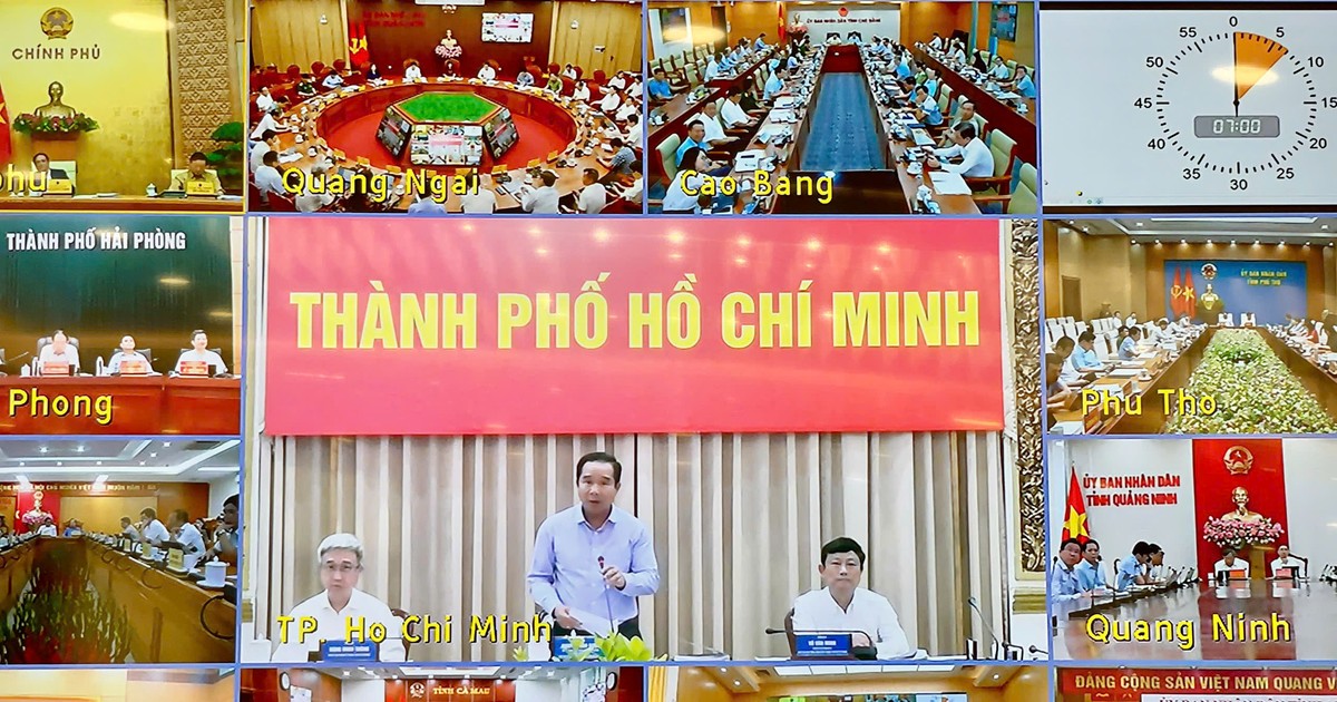 Chủ tịch UBND TPHCM: Cuối năm 2025, TPHCM sẽ giải quyết thủ tục hành chính phi địa giới hành chính