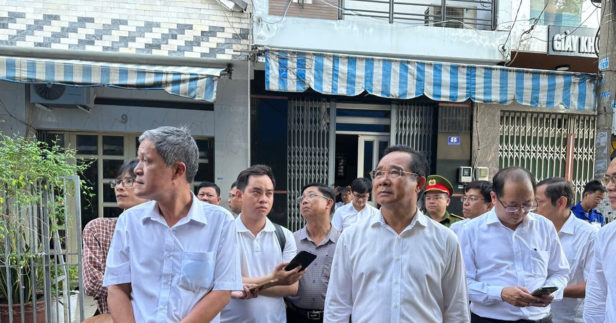 Chủ tịch UBND TPHCM đến hiện trường chỉ đạo khắc phục vụ cháy tại cư xá Độc Lập