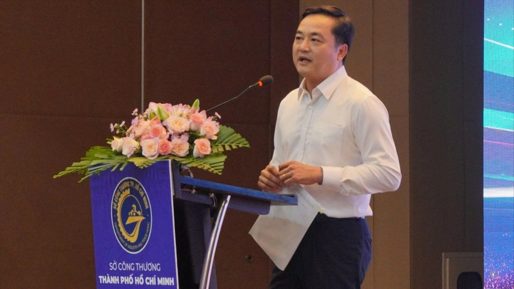 Ông Bùi Tá Hoàng Vũ, Giám đốc Sở Công thương TP.HCM phát biểu tại tọa đàm. Ảnh: CT Cang-bien-thong-minh.jpg