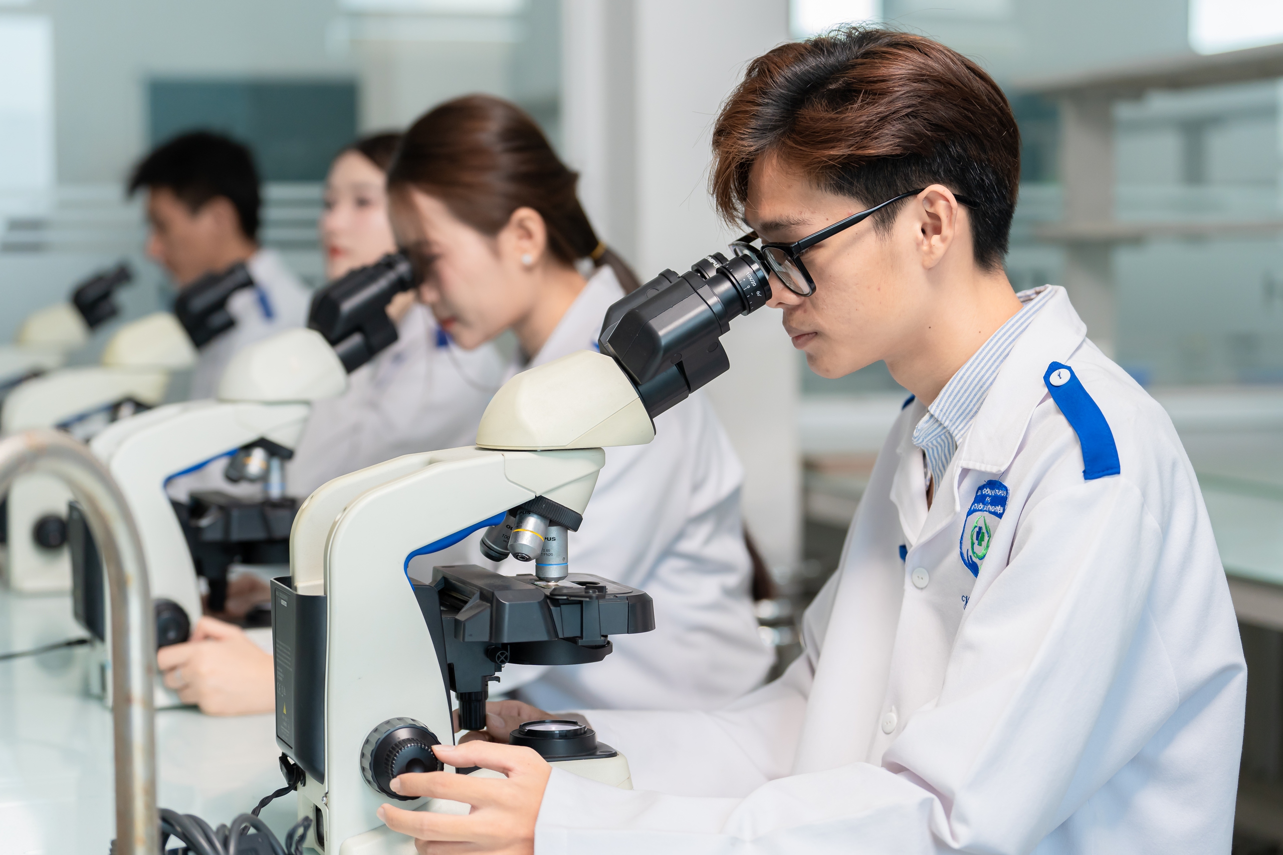 Nhiều đại học công bố điểm sàn 15 cho phương thức xétđiểm thi tốt nghiệp THPT - Ảnh 1.