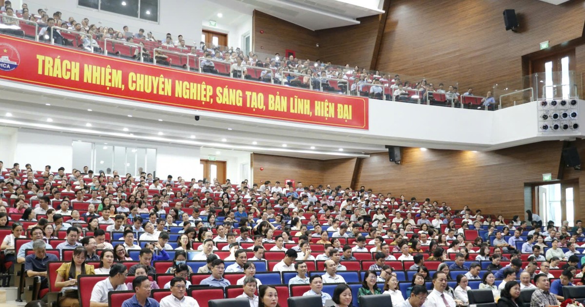 Tập huấn cho hơn 2.400 đại biểu HĐND xã, phường, đặc khu tại TPHCM