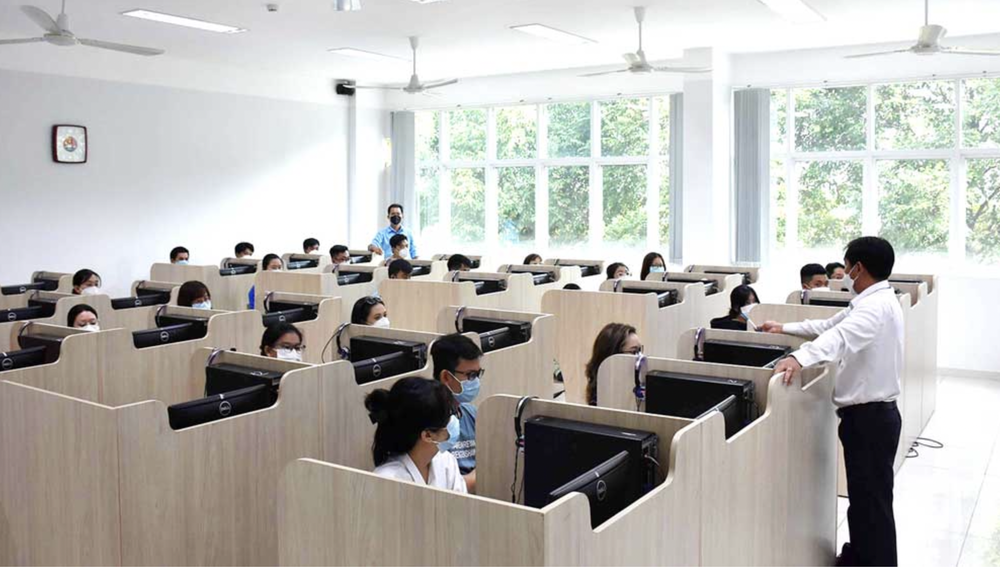 Cuộc thi tuyển công chức khối Đảng, đoàn thể của TPHCM Ảnh chụp Màn hình 2025-07-17 lúc 11.02.02.png
