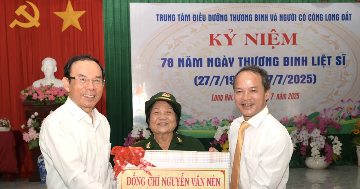 Bí thư Thành ủy TPHCM Nguyễn Văn Nên thăm hỏi thương, bệnh binh
