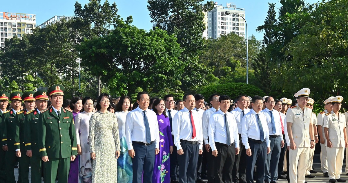 Lãnh đạo TPHCM dâng hương tưởng nhớ các Mẹ Việt Nam anh hùng, Anh hùng liệt sĩ