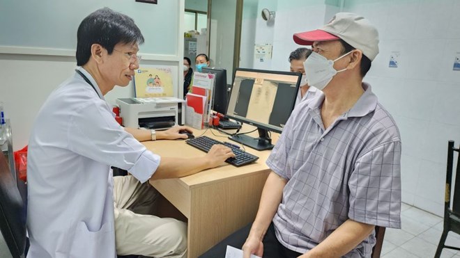 Ngành Y tế TPHCM không khuyến khích bệnh viện chụp hình bệnh nhân khi khám BHYT