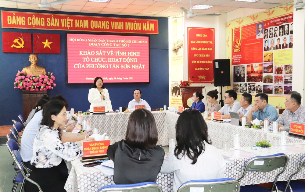 Quang cảnh buổi làm việc z6852009982730_e98c5fad577cfc3bf488eb258df4aa11.jpg