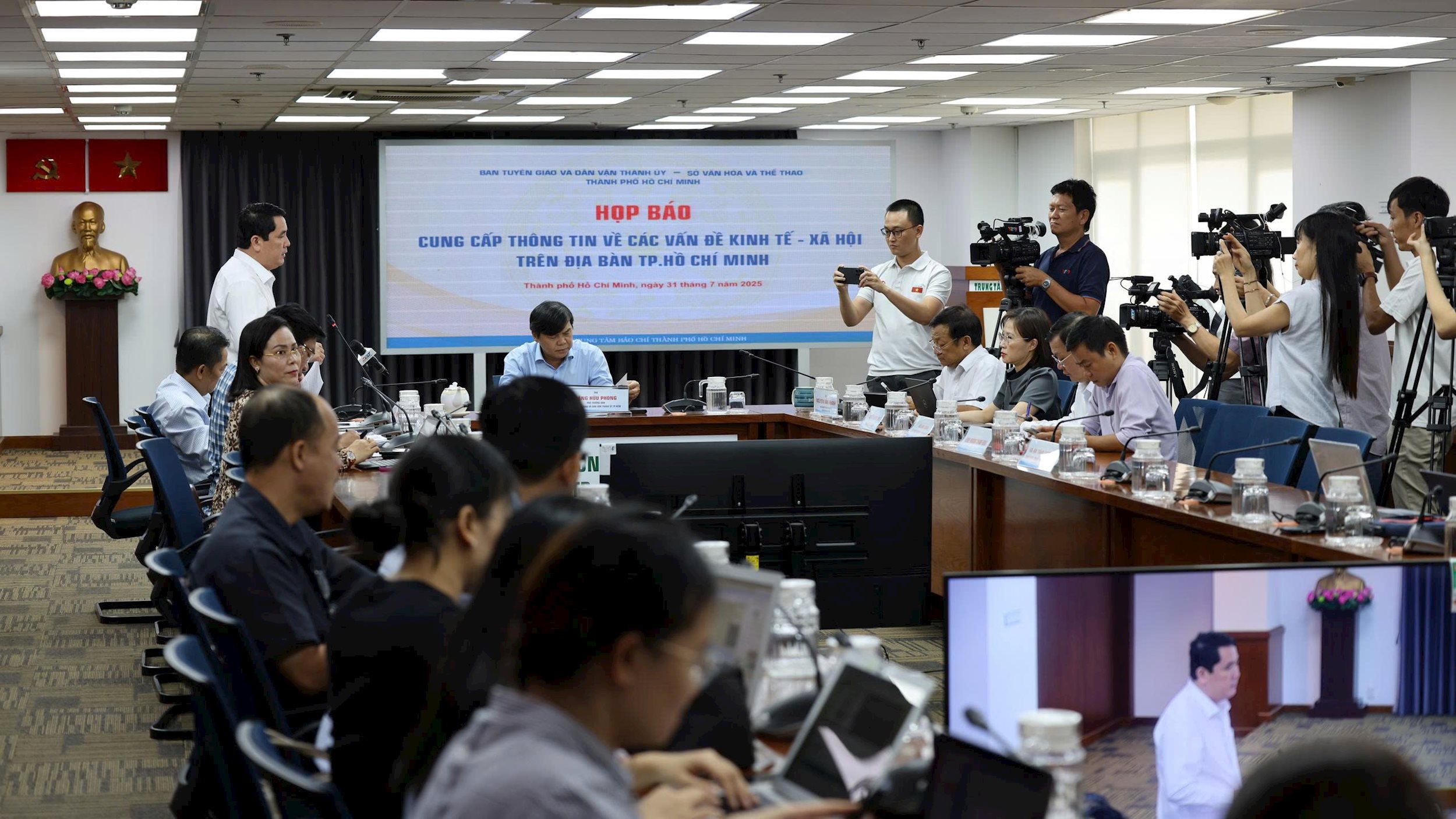 TP.HCM: Tập trung chuyển đổi giấy tờ liên quan đến đời sống người dân