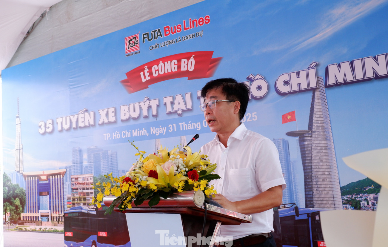 Ông Nguyễn Vĩnh Toàn - Phó Giám đốc Sở Xây dựng TPHCM. Ảnh: Hữu Huy tp-buyt-dien-2.jpg