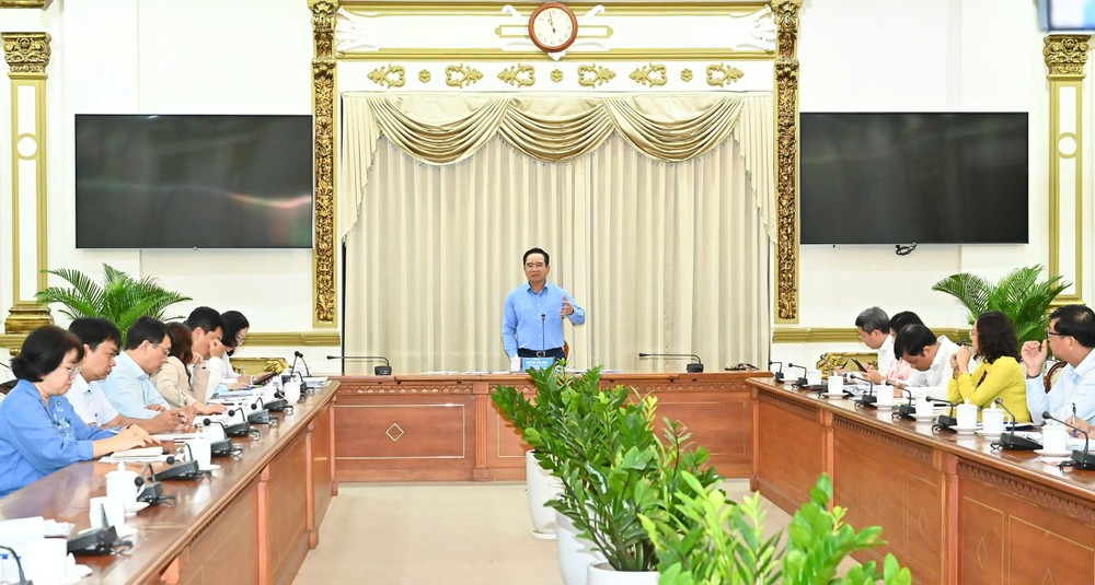 Đồng chí Nguyễn Văn Được phát biểu tại buổi làm việc. Ảnh: VIỆT DŨNG z6858952874087_3c75372adadedf29f557ee6b9b91865f.jpg