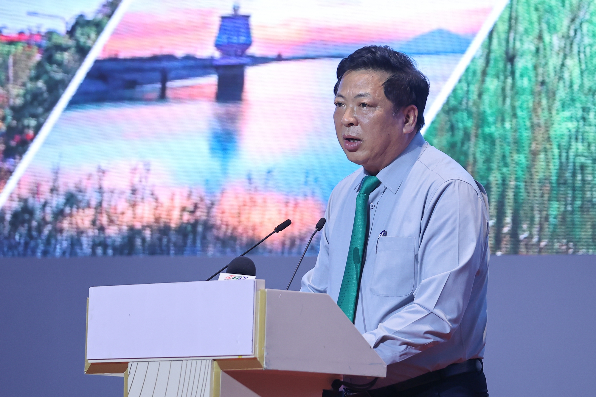Thủ tướng: TPHCM và Đông Nam Bộ đều có không gian phát triển mới, cần hành động quyết liệt hơn để kiến tạo phát triển- Ảnh 6. Thủ tướng: TPHCM và Đông Nam Bộ đều có không gian phát triển mới, cần hành động quyết liệt hơn để kiến tạo phát triển- Ảnh 6.