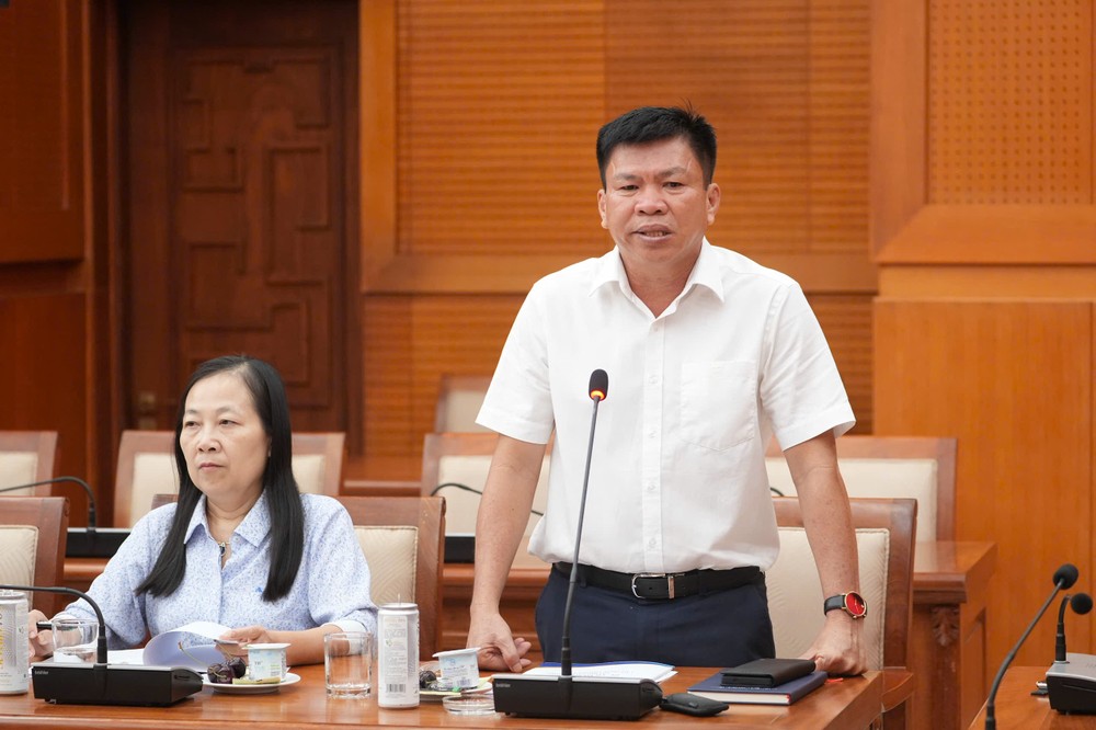 Bí thư đảng ủy phường Lái Thiêu- ông Nguyễn Thanh Tâm báo cáo về công tác tổ chức đại hội đảng bộ phường. Ảnh: THANH TUYỀN Ông Nguyễn Thanh Nghị: Khai thác không gian phát triển mới, tận dụng tối đa các nguồn lực để tạo bước đột phá-ong-nguyen-thanh-nghi-dai-hoi-dang-bo-tphcm (3).jpg