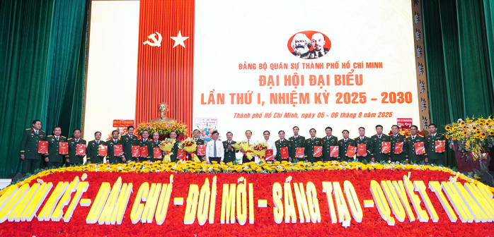 Bí thư Thành ủy TP HCM Nguyễn Văn Nên giữ chức Bí thư Đảng ủy Quân sự thành phố- Ảnh 1.