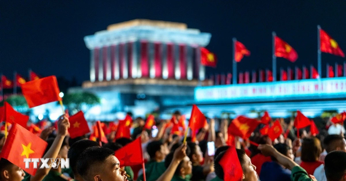 Đặc sắc chương trình chính luận nghệ thuật 'Dưới cờ vinh quang'