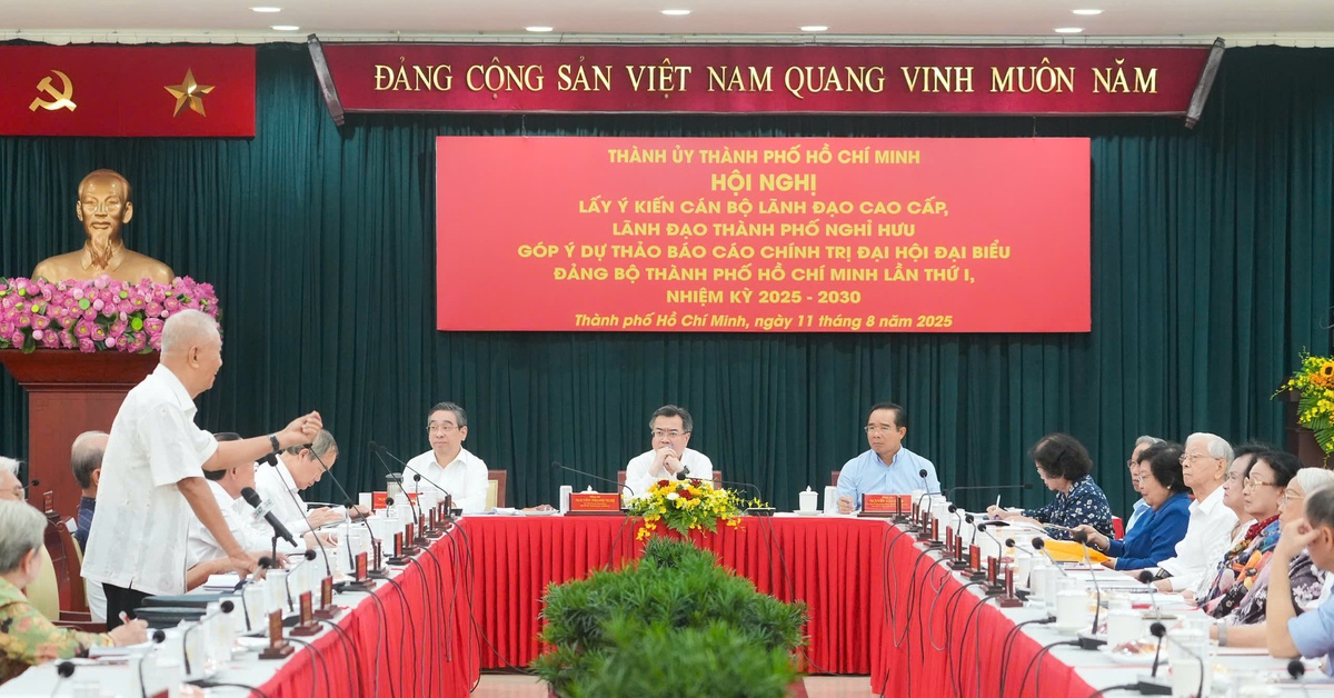 Thành ủy TP.HCM nghe cán bộ nghỉ hưu góp ý dự thảo báo cáo chính trị Đại hội Đảng bộ TP.HCM