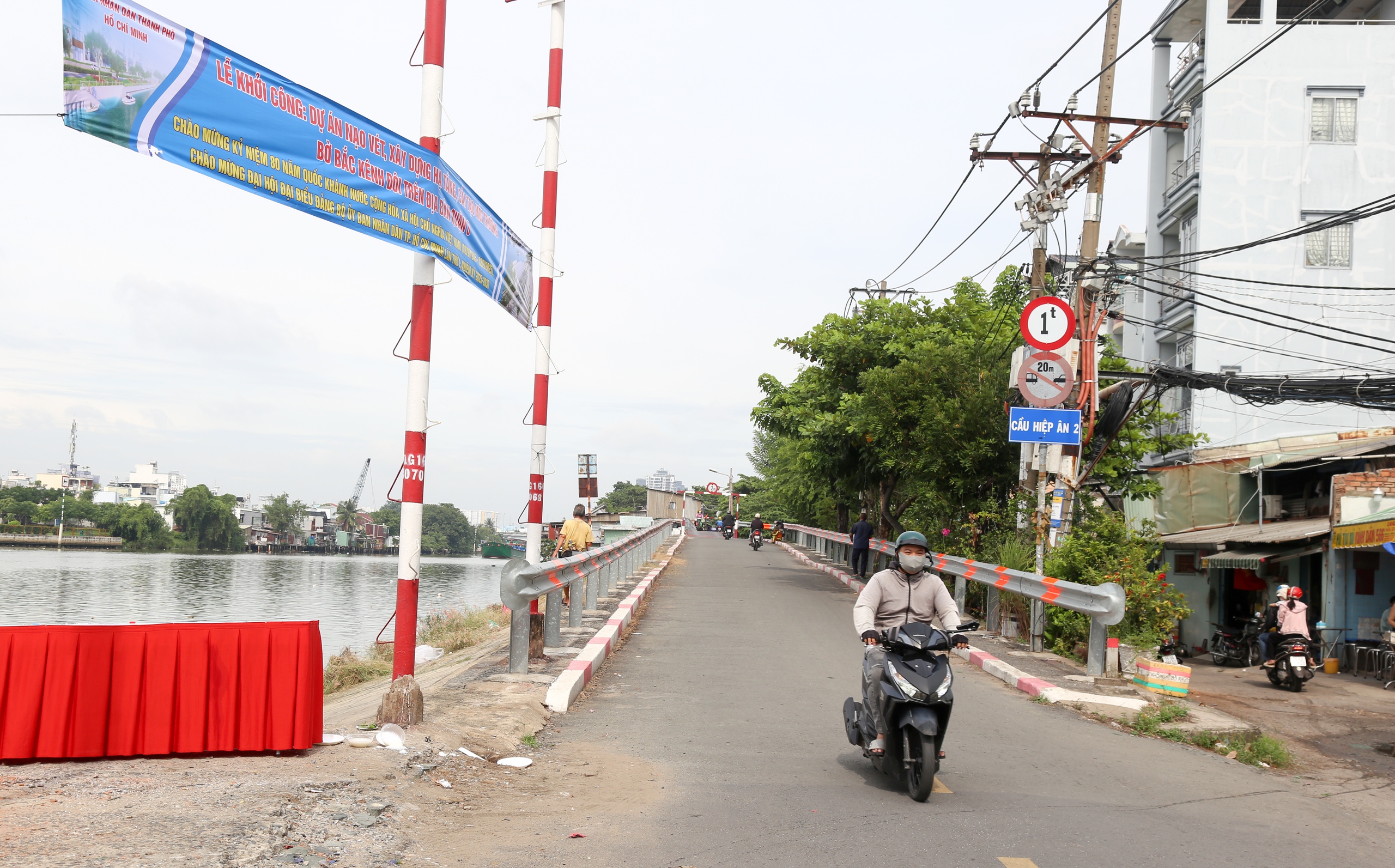 Khởi công cải tạo bờ Bắc kênh Đôi: chỉnh trang đô thị, phát triển giao thông thủy- Ảnh 3. bờ bắc kênh đôi - Ảnh 2.