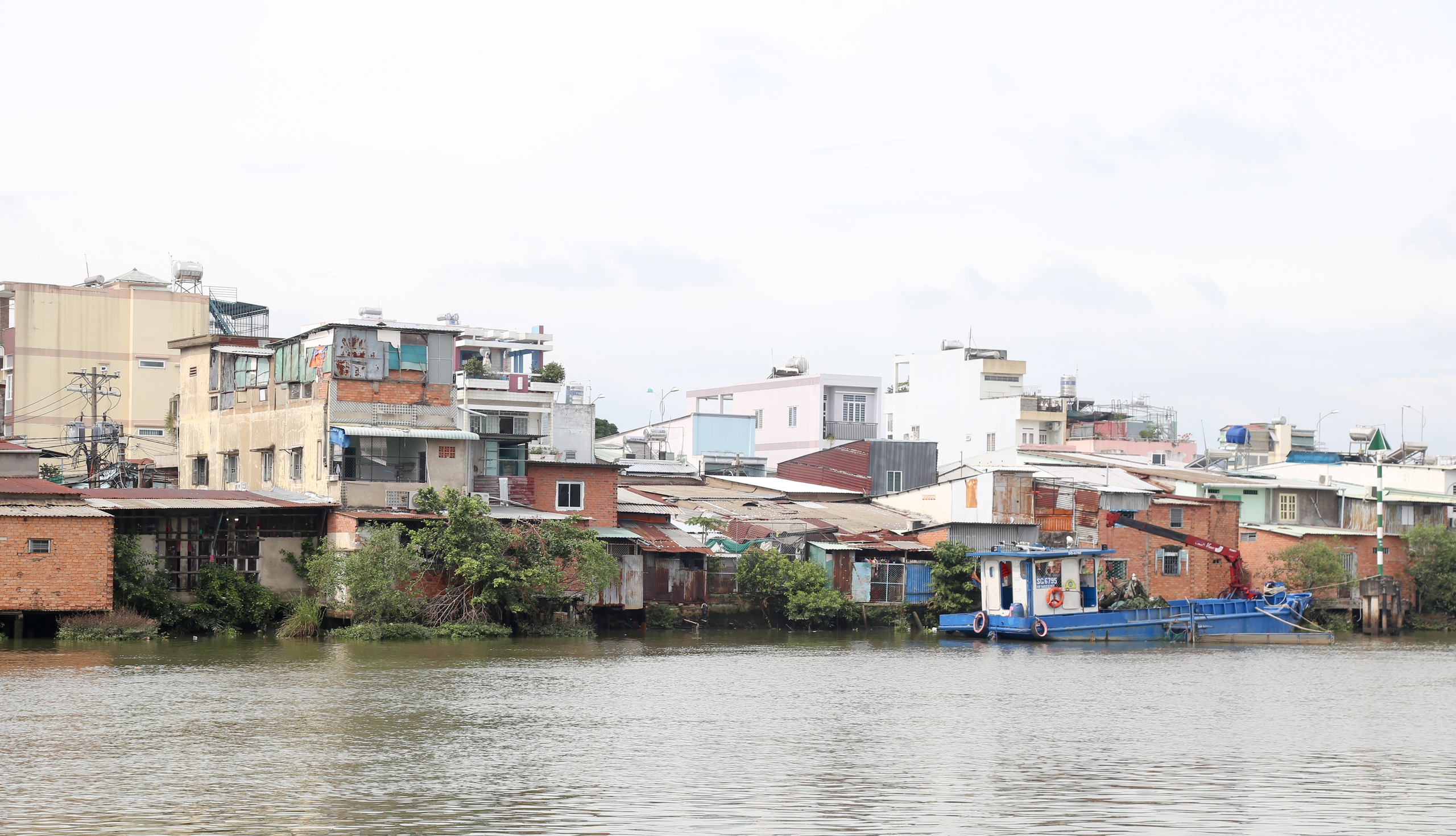 Khởi công cải tạo bờ Bắc kênh Đôi: chỉnh trang đô thị, phát triển giao thông thủy- Ảnh 4. bờ bắc kênh đôi - Ảnh 3.