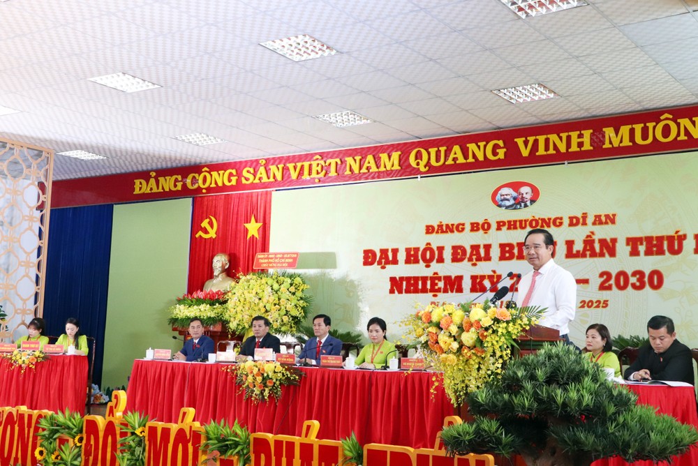 Ông Được đề nghị Đảng bộ phường Dĩ An phải nhanh chóng đưa Nghị quyết vào cuộc sống. Ảnh: LÊ ÁNH Chủ tịch UBND (8).JPG