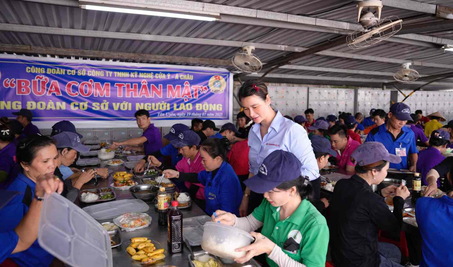 Lan tỏa chương trình Bữa cơm Công đoàn đến công đoàn cơ sở ở TPHCM