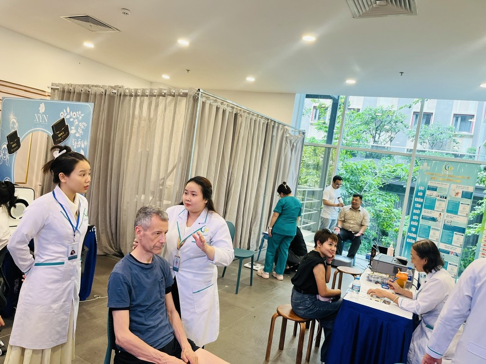 Khách quốc tế trải nghiệm.jpg