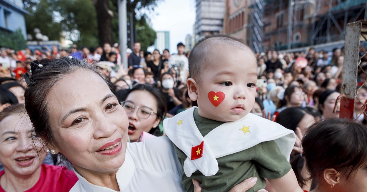 TP.HCM: Khẩn trương chi trả 100.000 đồng quà Tết Độc lập cho người dân