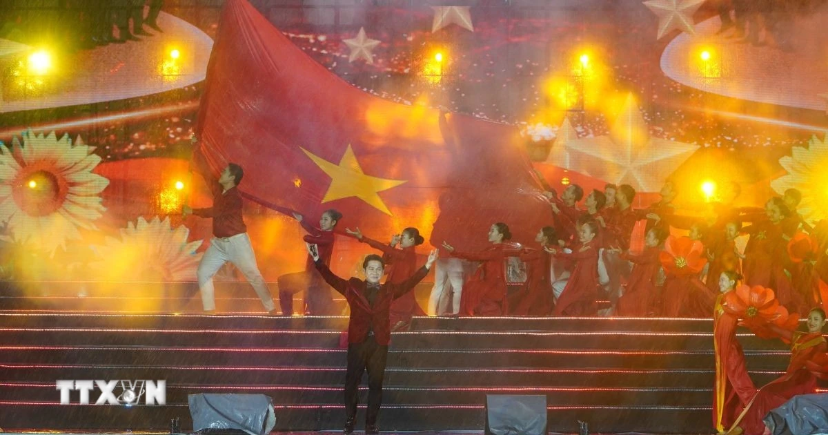 Chương trình nghệ thuật “Ánh sao độc lập” tại thành phố mang tên Bác