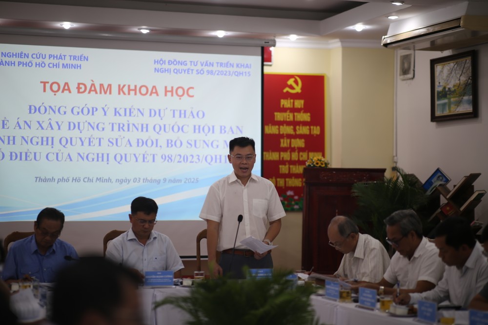 セミナーでは、Truong Minh Huy Vu博士が開会の辞を述べました。 e46ed8b6c29249cc1083.jpg