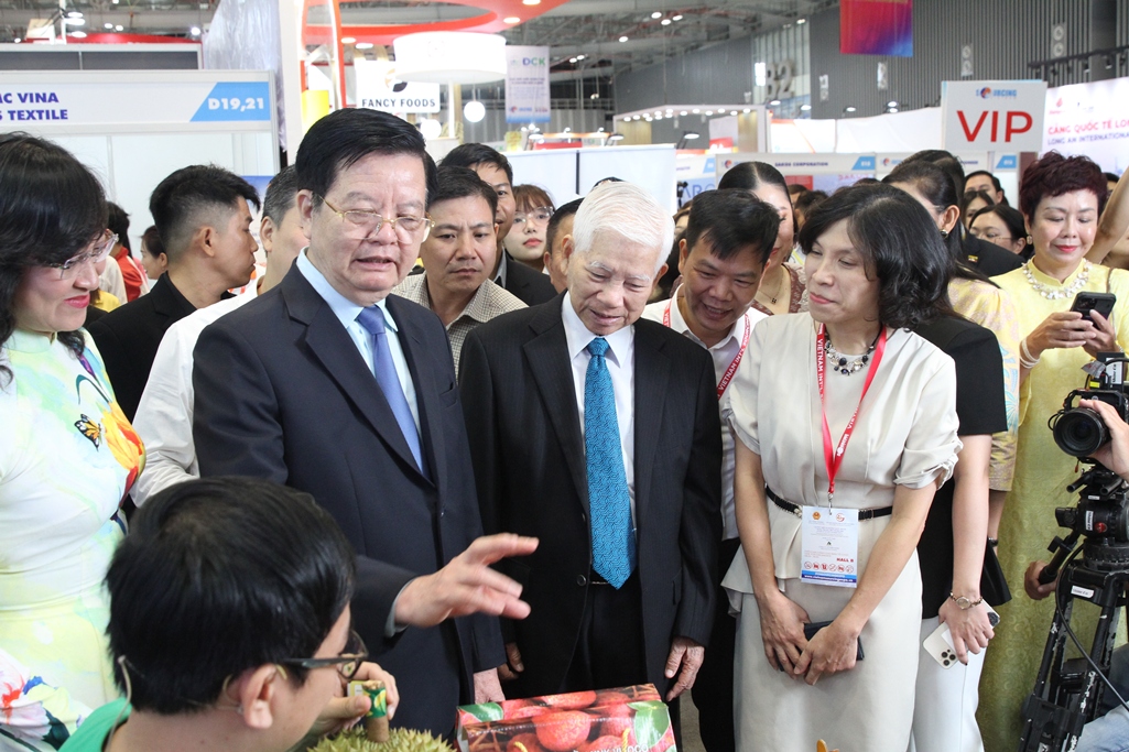 Khai mạc chuỗi sự kiện du lịch, xuất khẩu và kết nối chuỗi cung ứng hàng hóa- Ảnh 2. Khai mạc chuỗi sự kiện du lịch, xuất khẩu và kết nối chuỗi cung ứng hàng hóa- Ảnh 2.