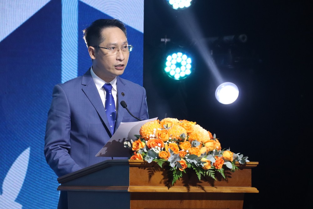 លោក Lam Ngo Hoang Anh នាយកប្រតិបត្តិនៃសារមន្ទីរសំណល់សង្គ្រាមបានថ្លែងក្នុងពិធីនេះ។ bao-tang-chung-tich-chien-tranh.JPG