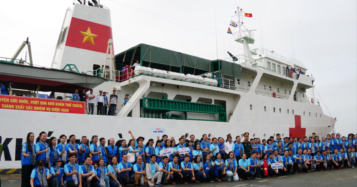 Đoàn công tác TPHCM lên đường thăm các đảo Tây Nam