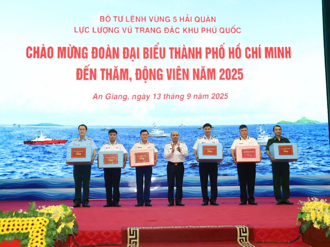 - រូបថត ៧. - Ảnh 7.