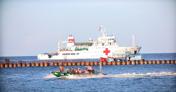 Đoàn đại biểu TP HCM trao tặng nhiều công trình, phần quà ý nghĩa tại Phú Quốc