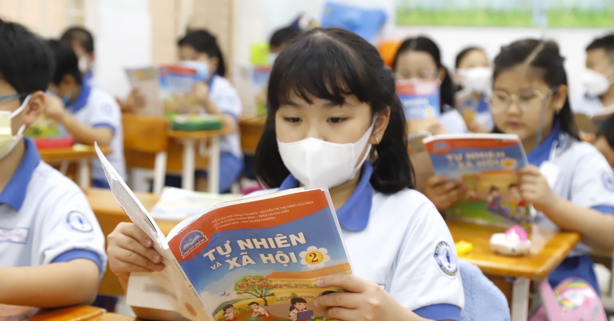 Chính phủ: Cung cấp bộ sách giáo khoa thống nhất toàn quốc từ năm học 2026-2027, miễn phí từ 2030