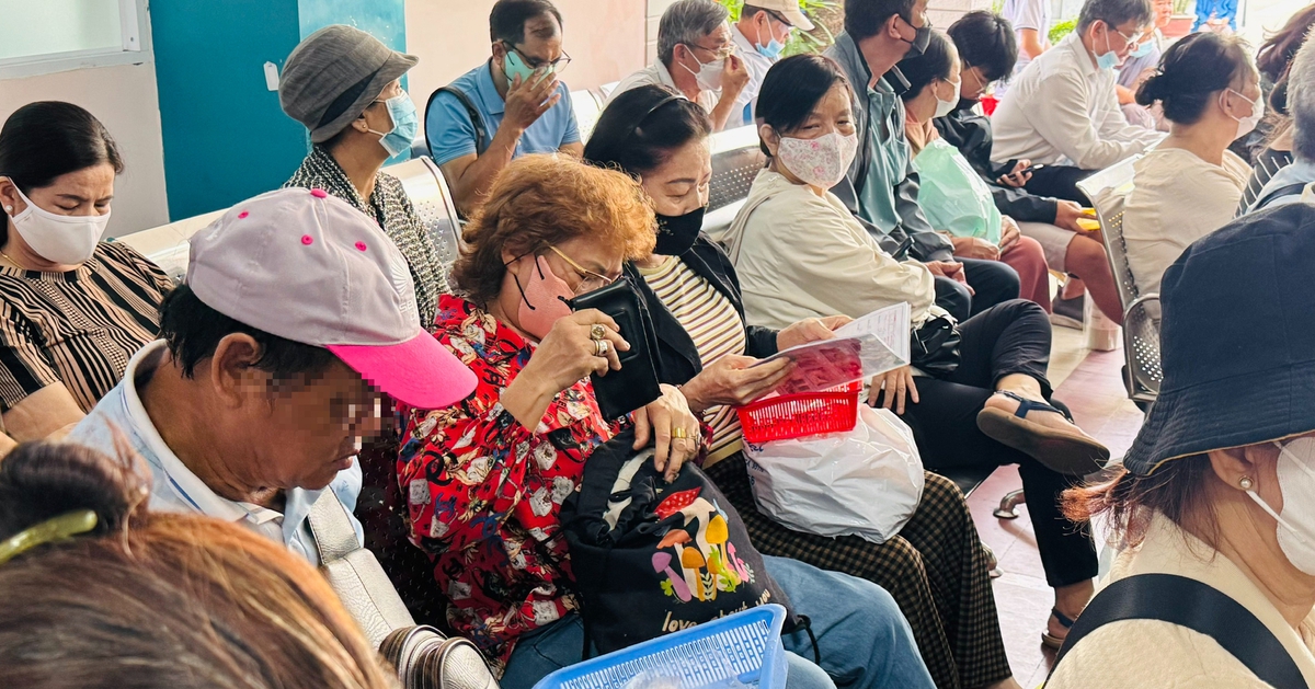 Người cao tuổi tại TP.HCM được thăm khám sức khỏe định kỳ miễn phí ra sao?