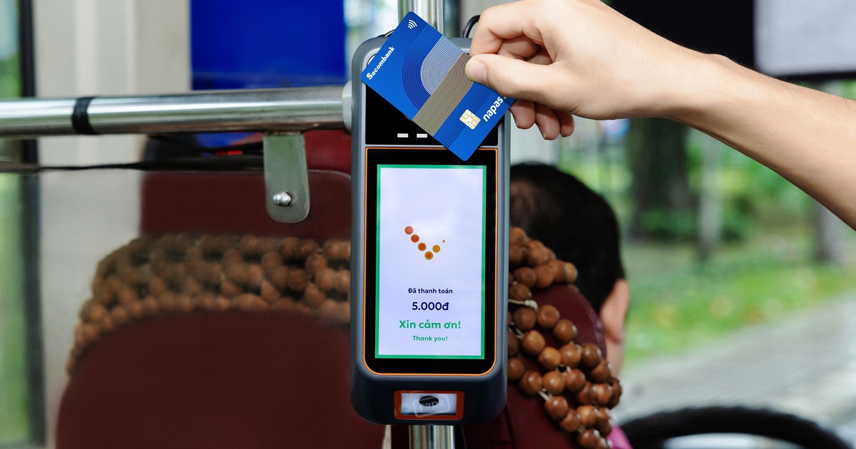 30 tuyến xe buýt tại TP.HCM thanh toán không tiếp xúc bằng thẻ Napas