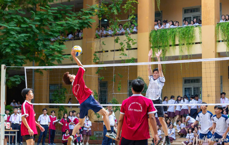 TPHCM dự kiến hạn chế sử dụng điện thoại trong trường học từ tháng 10/2025