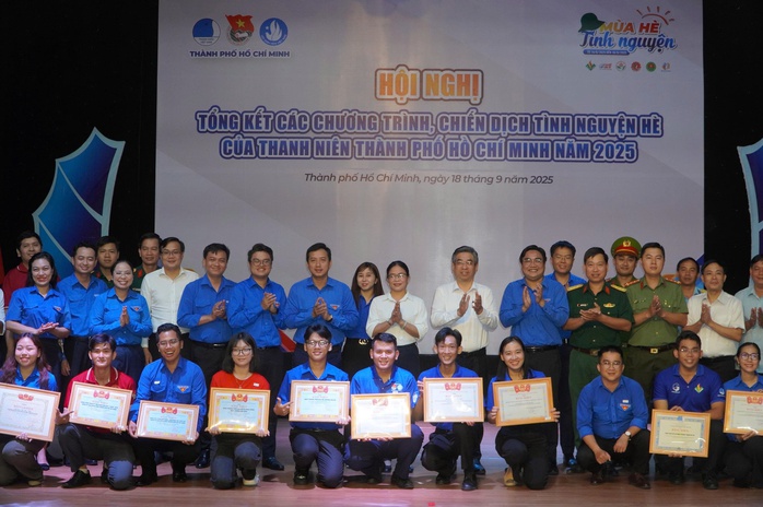 TP HCM: Gần 700.000 lượt thanh niên tham gia chiến dịch tình nguyện hè 2025 - Ảnh 2.