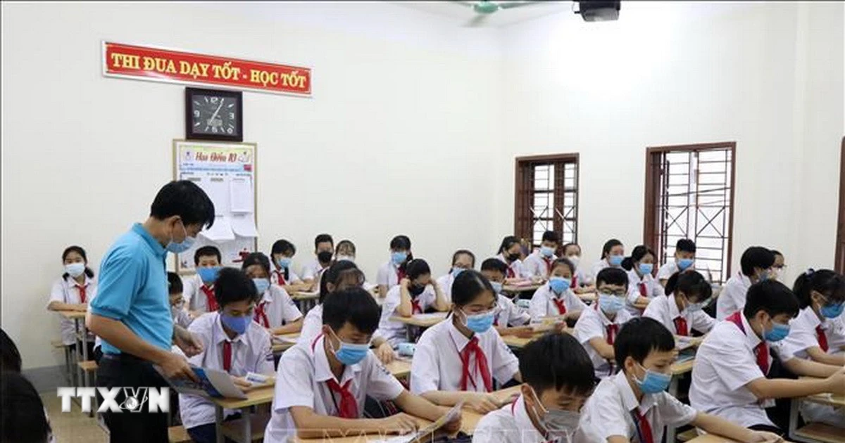 Thành phố Hồ Chí Minh: Không "lạm dụng tài trợ" thành khoản thu bắt buộc