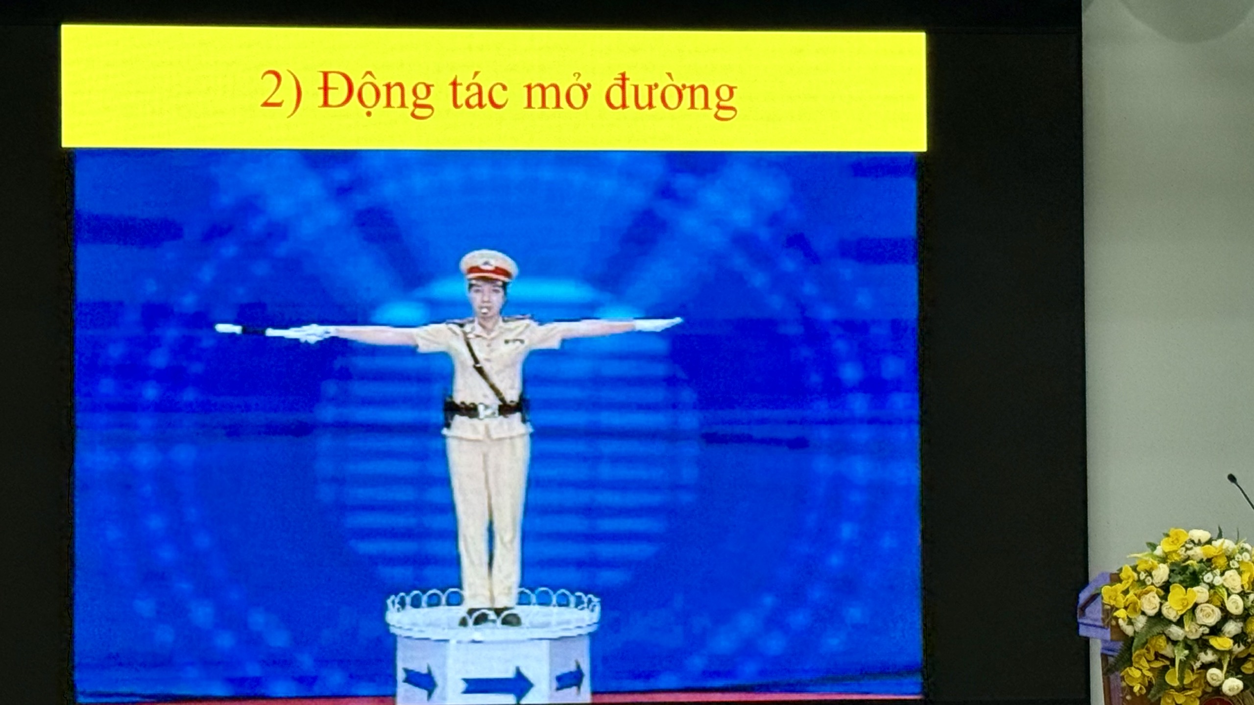 Công an xã ở TP.HCM sẽ tham gia điều tiết, xử lý vi phạm cùng CSGT- Ảnh 2.