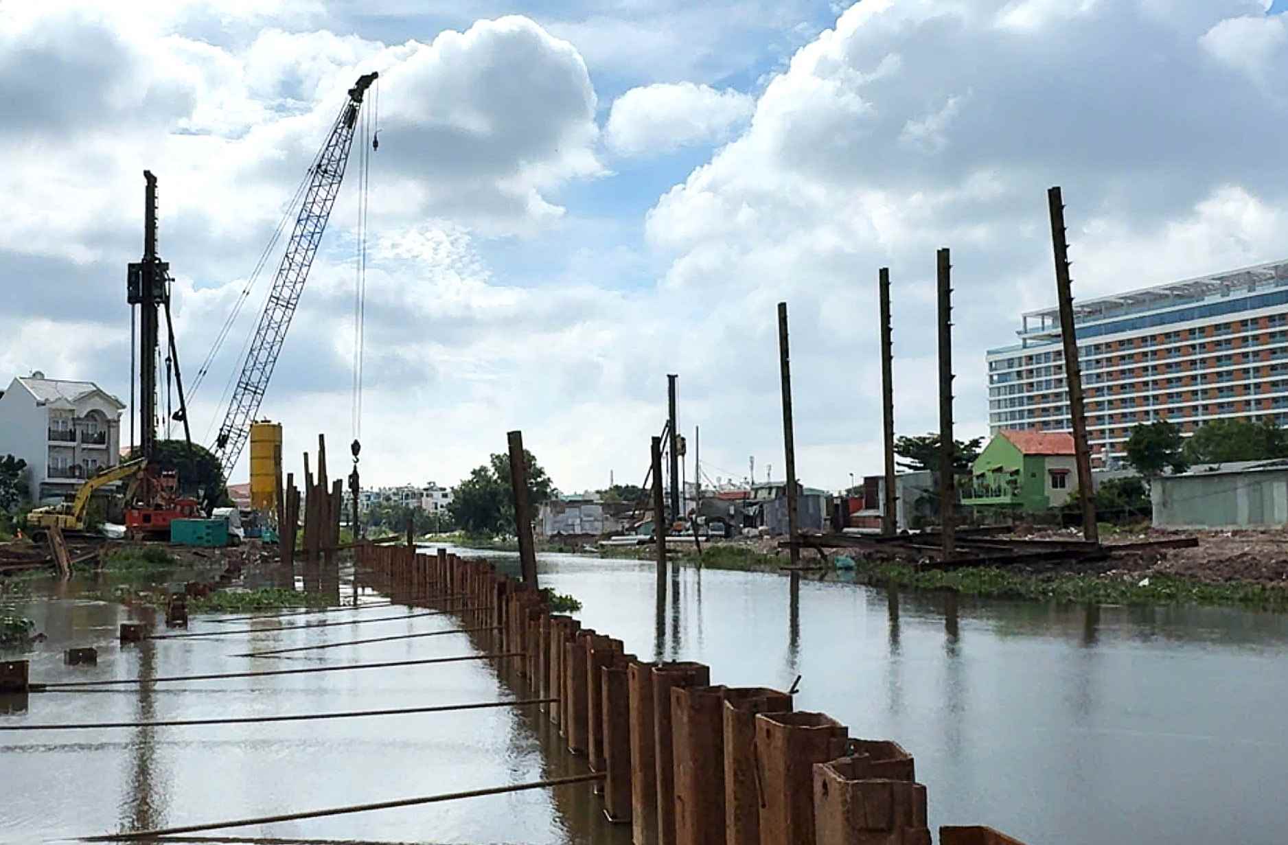 Bauarbeiten zur Renovierung des Xuyen Tam-Kanals durch den Bezirk An Nhon (HCMC). Foto: Minh Quan