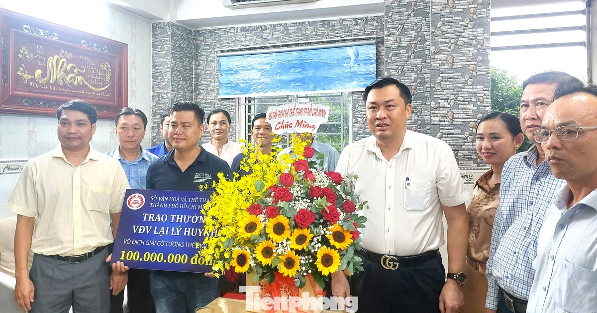 TPHCM thưởng 'nóng' 300 triệu đồng cho nhà vô địch cờ tướng thế giới Lại Lý Huynh