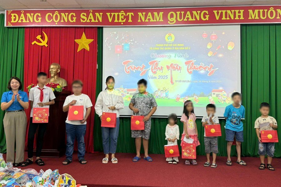 Tổ chức đêm hội Trung thu yêu thương cho 129 em thiếu nhi là con đoàn viên