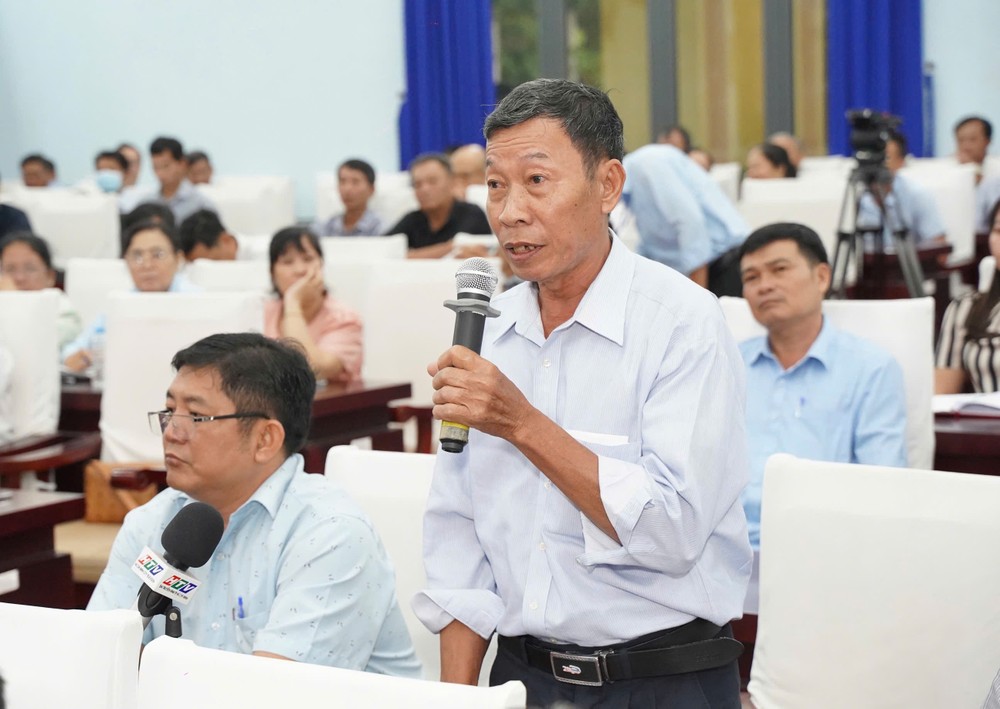 Cử tri Lê Đình Văn (xã Củ Chi) nêu nhiều ý kiến tâm huyết. Ảnh: THUẬN VĂN chu-tich-nuoc-luong-cuong-7.jpg