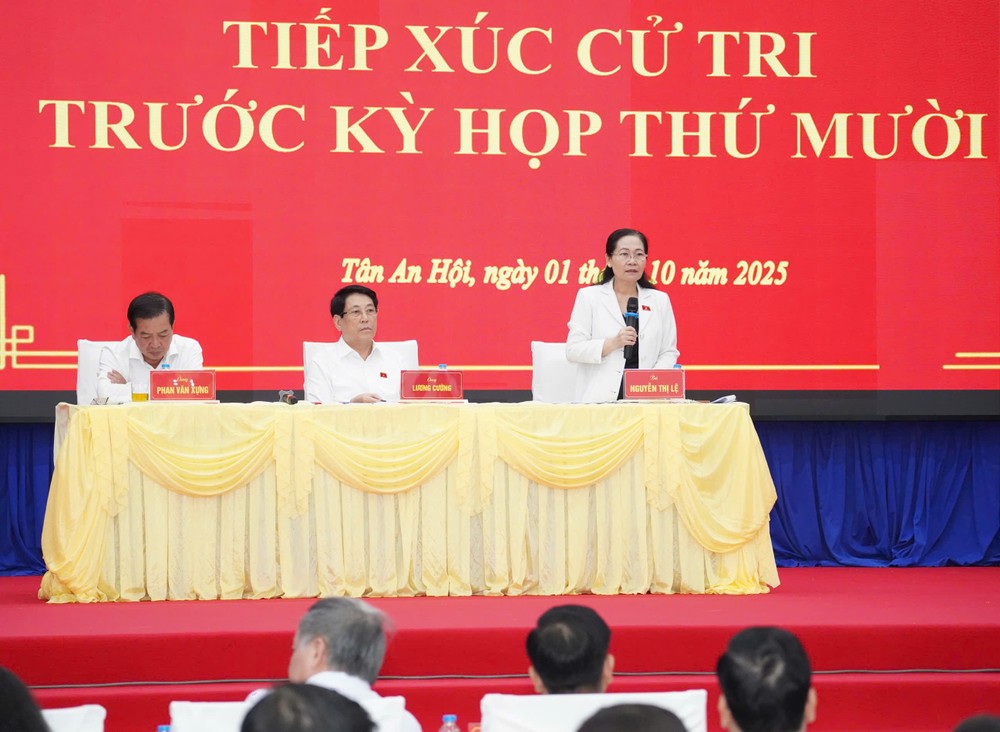 Tổ đại biểu Quốc hội số 10 có Chủ tịch nước Lương Cường; nguyên Phó Bí thư Thành ủy, nguyên Chủ tịch HĐND TP.HCM Nguyễn Thị Lệ; thiếu tướng Phan Văn Xựng, nguyên Chính ủy Bộ Tư lệnh TP.HCM. Ảnh: THUẬN VĂN chu-tich-nuoc-luong-cuong-8.jpg